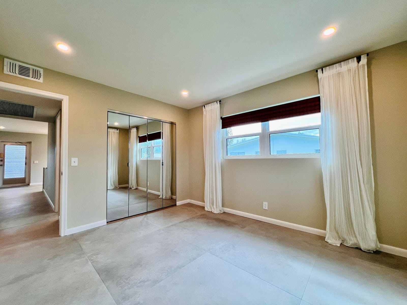 105 Camden E — photo 8