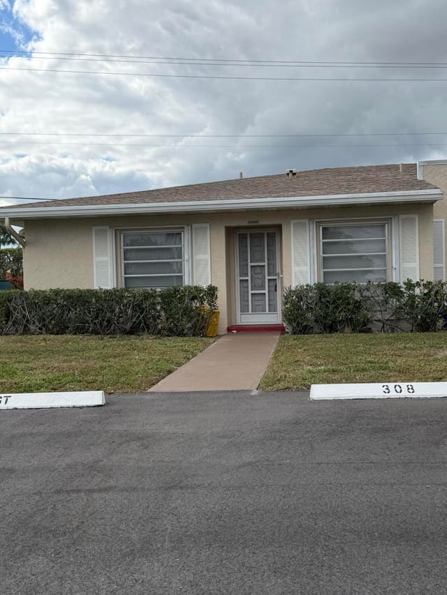 20866 Vinesta Circle, Boca Raton, FL 33433