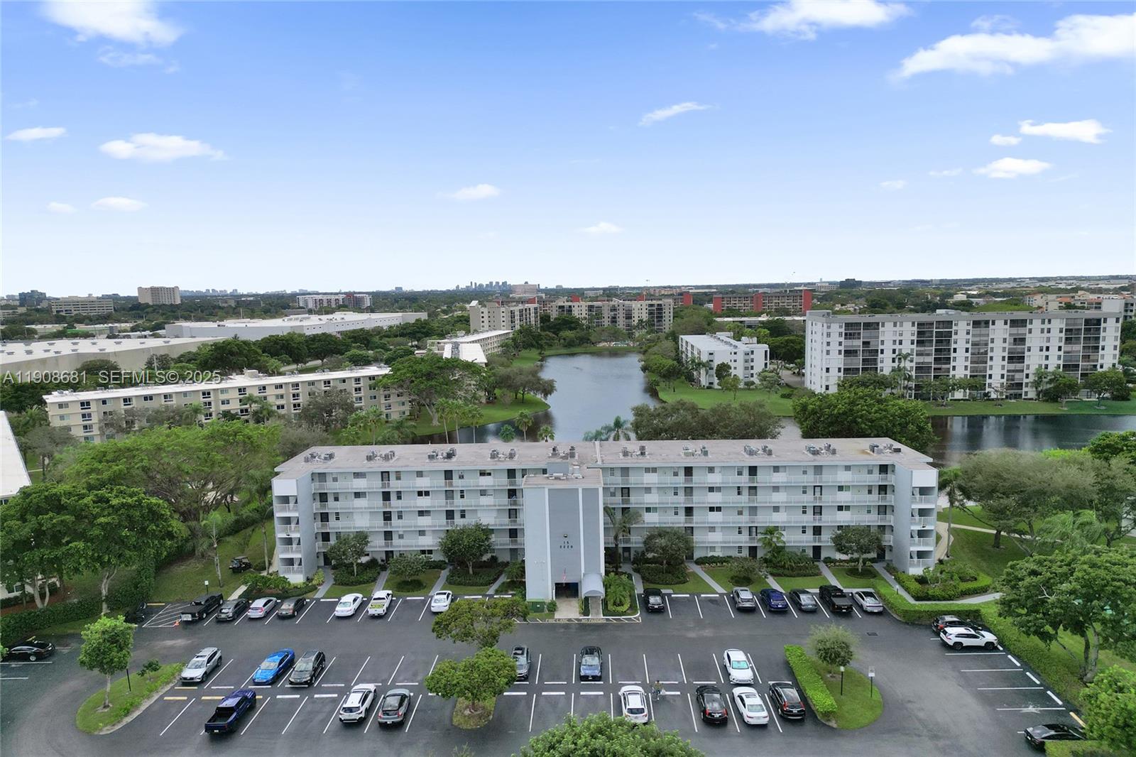 2220 N Cypress Bend Drive 310, Pompano Beach, FL 33069, Pompano Beach