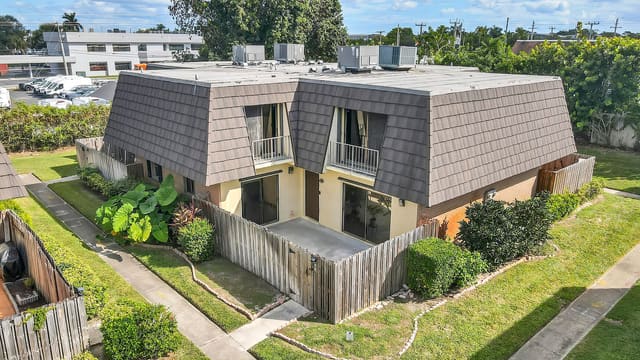 4585 Cherry Road, sold in Cherry Lane, West Palm Beach, FL