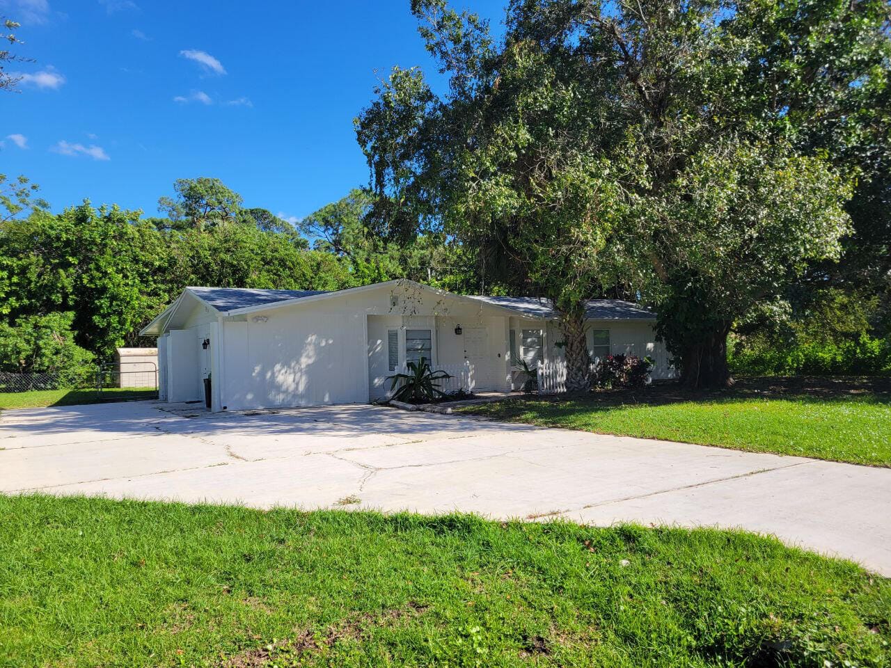 4416 Areca Palm Drive — photo 2