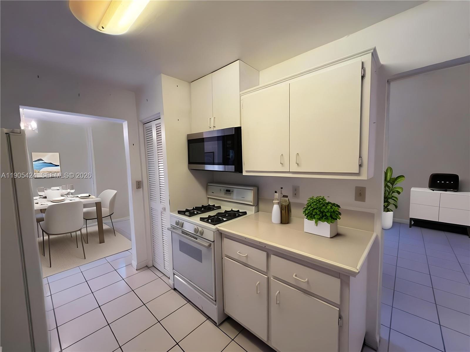 1205 Mariposa Avenue 402, Coral Gables, FL 33146 photo 8