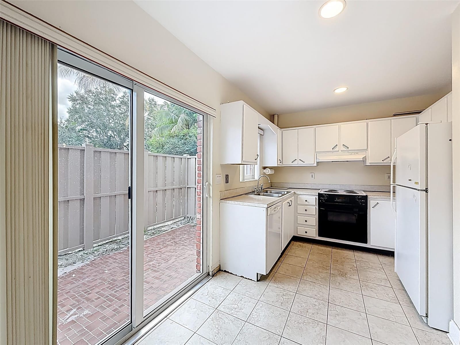 79 NE 20th Court — photo 4