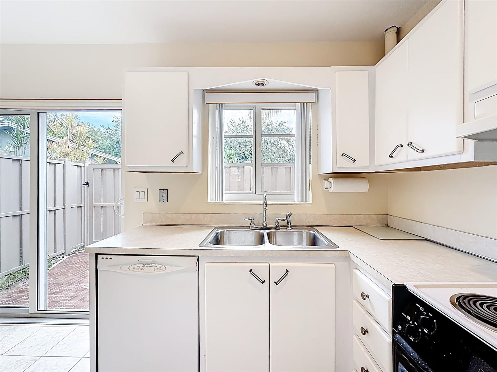 79 NE 20th Court — photo 6
