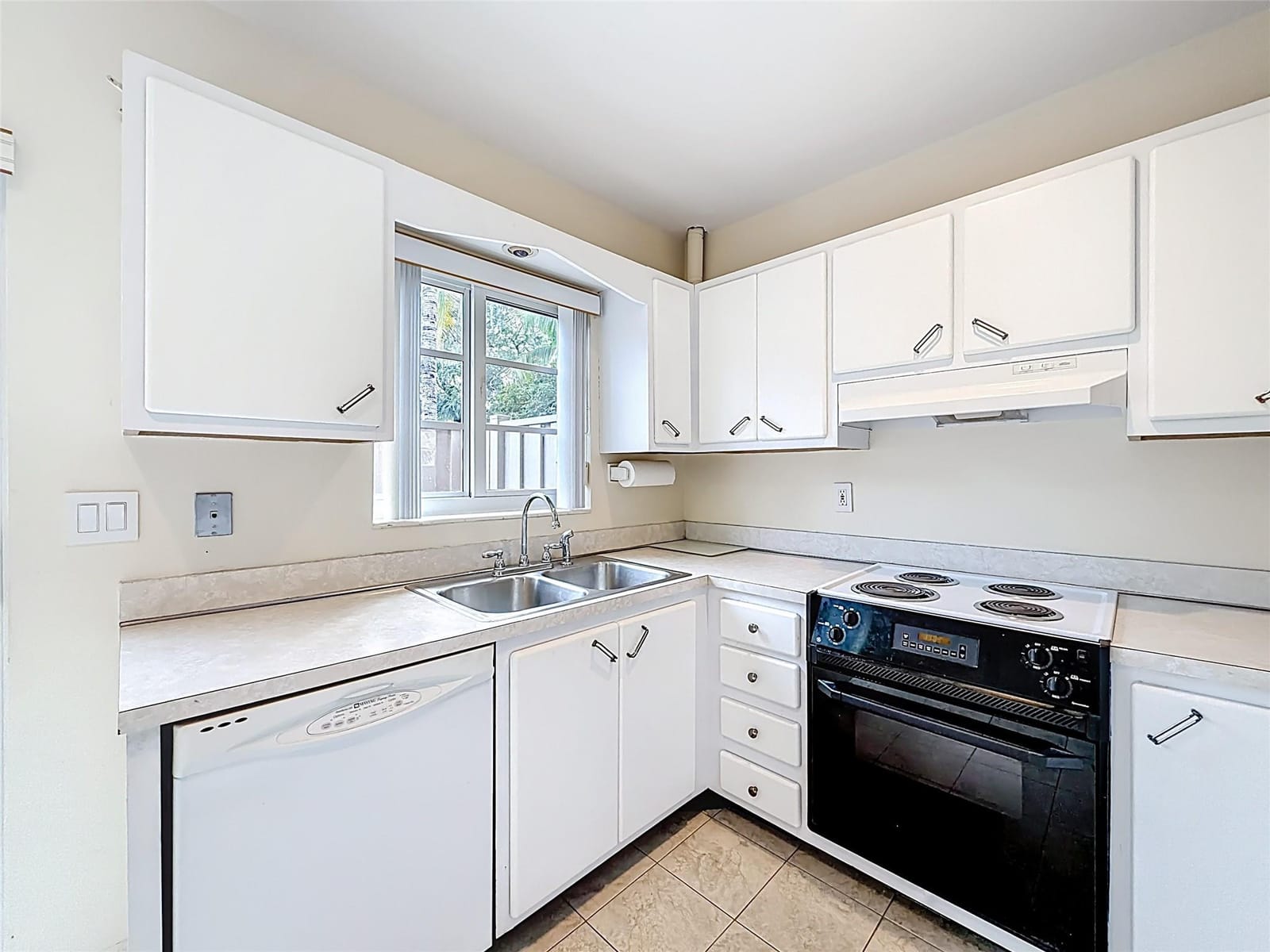 79 NE 20th Court — photo 9
