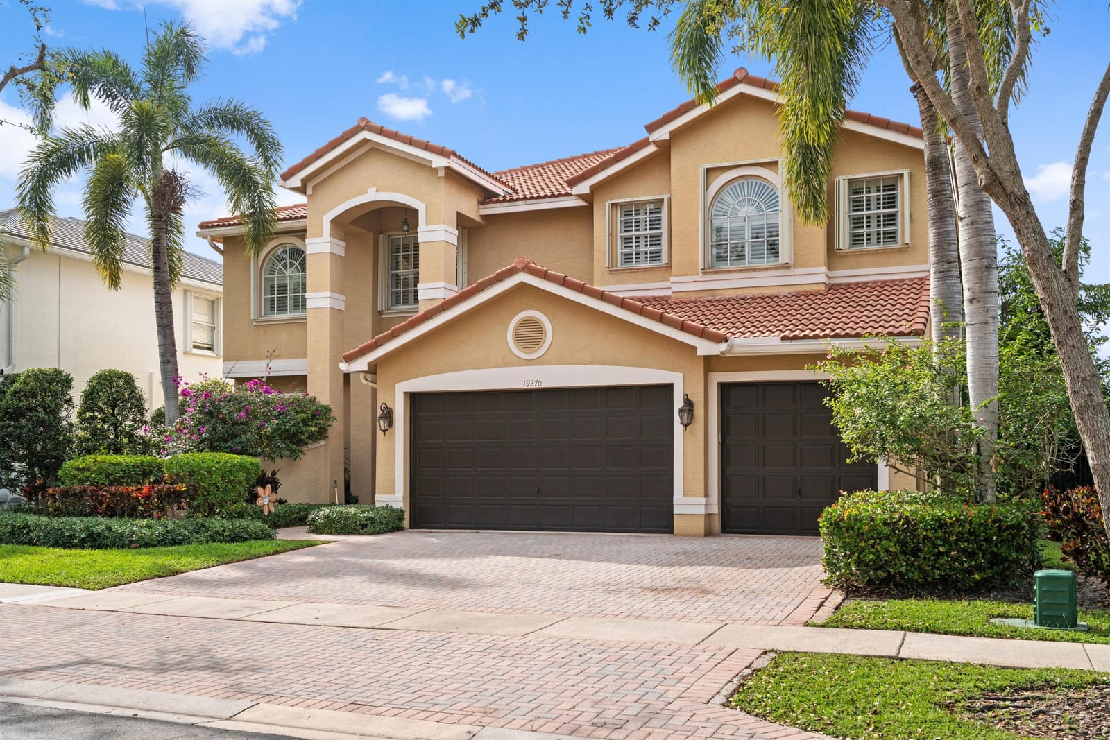 19270 Skyridge Circle — photo 2