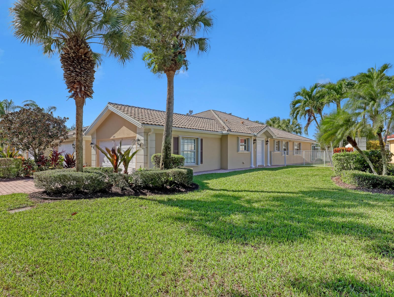 5011 Magnolia Bay Circle, Palm Beach Gardens, FL 33418
