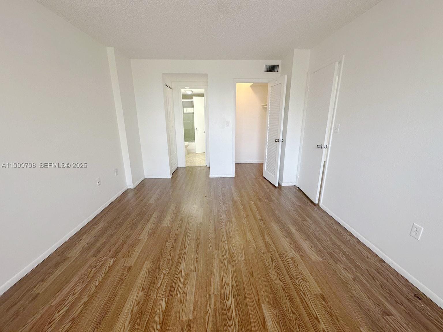 15600 NW 7th Avenue 301, Miami, FL 33169 photo 4
