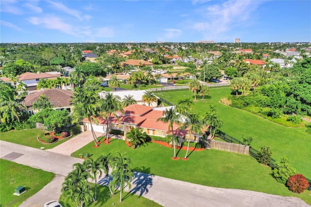 2350 NE 27th Terrace, Pompano Beach, FL 33062