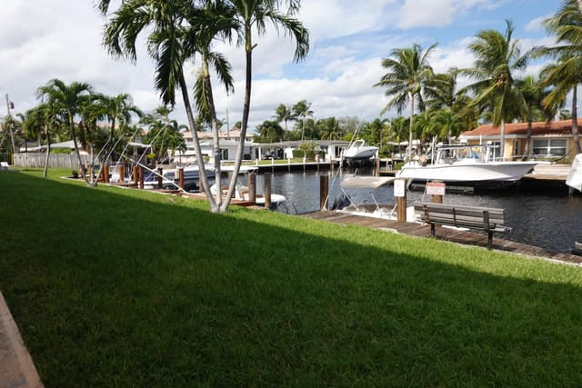 301 E Mcnab Road 113, Pompano Beach, FL 33060