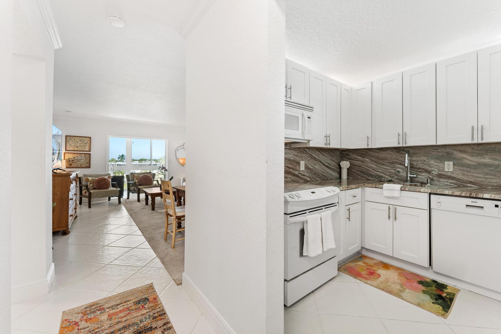 2669 S Garden Drive 403 — photo 2