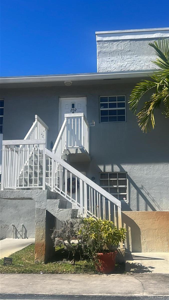 438 NE 210th Cir Terrace 202-4B, Miami, FL 33179, Miami