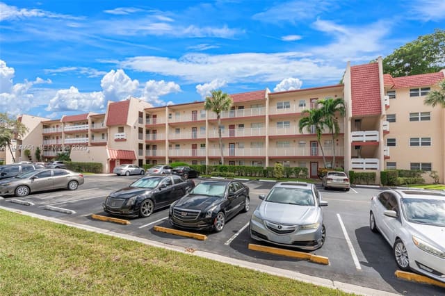 1040 Country Club Drive 408, Margate, FL 33063