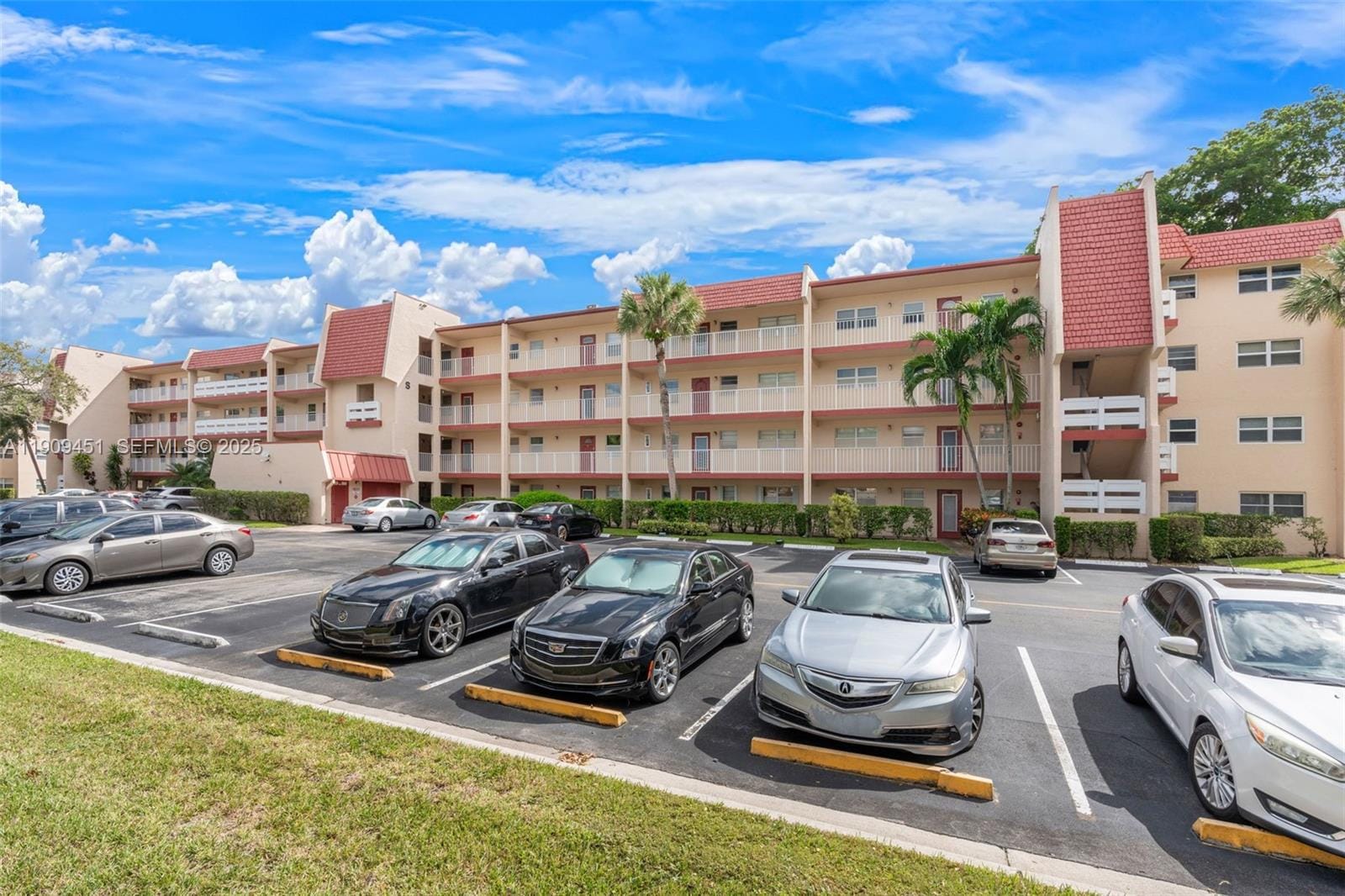 1040 Country Club Drive 408, Margate, FL 33063
