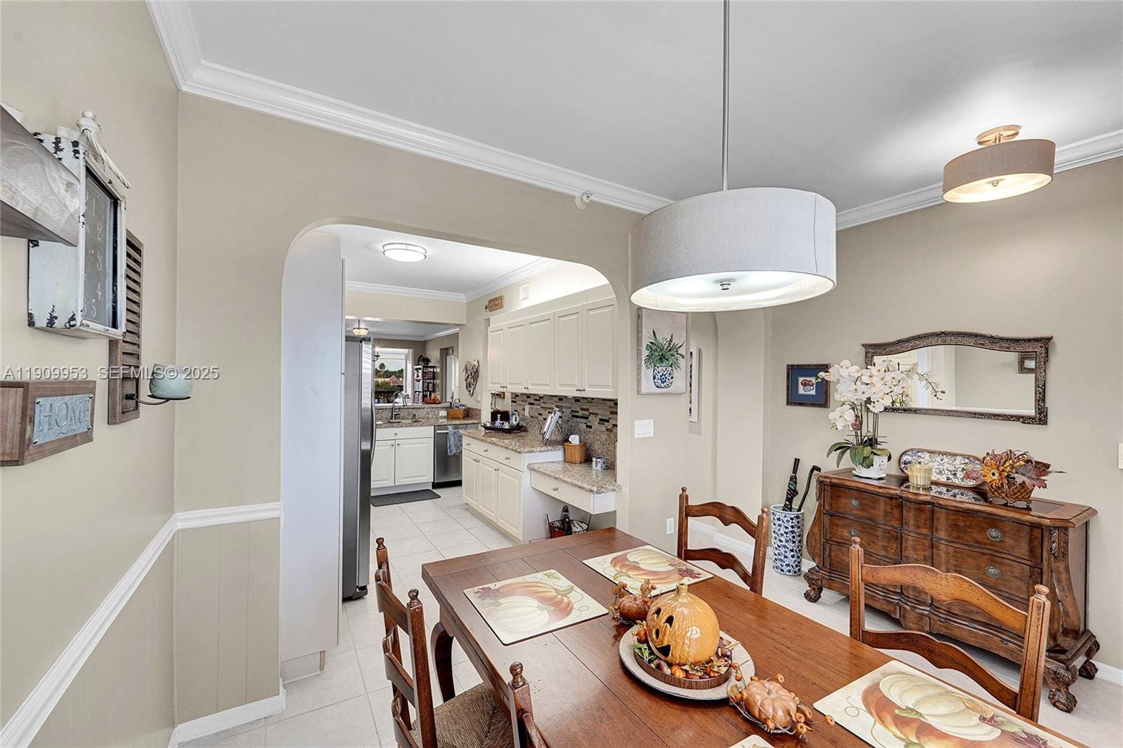 7647 Southampton Terrace 403 — photo 7