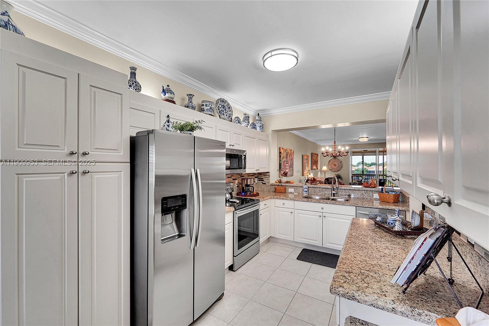 7647 Southampton Terrace 403 — photo 8