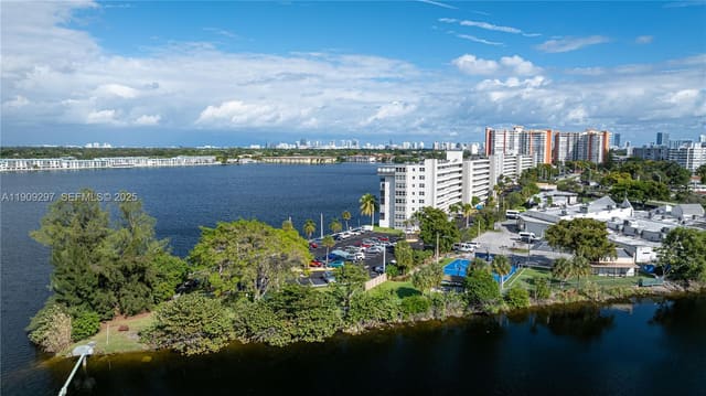 1075 NE Miami Gardens Drive 707, sold in Royal Bahamian West, Miami, FL