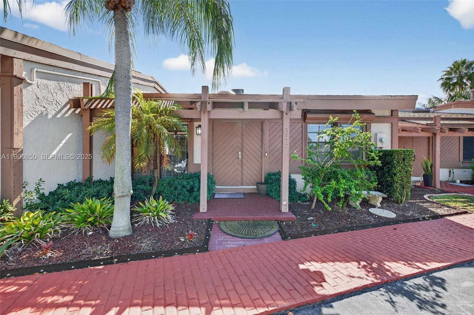 345 Leslie Drive — photo 7