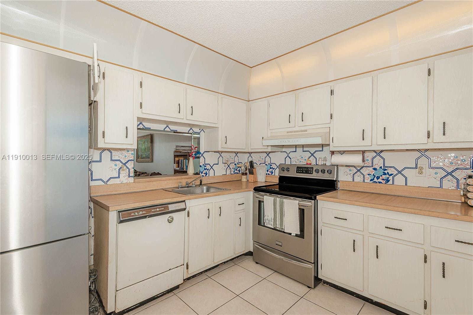 2800 Somerset Drive 402J, Lauderdale Lakes, FL 33311