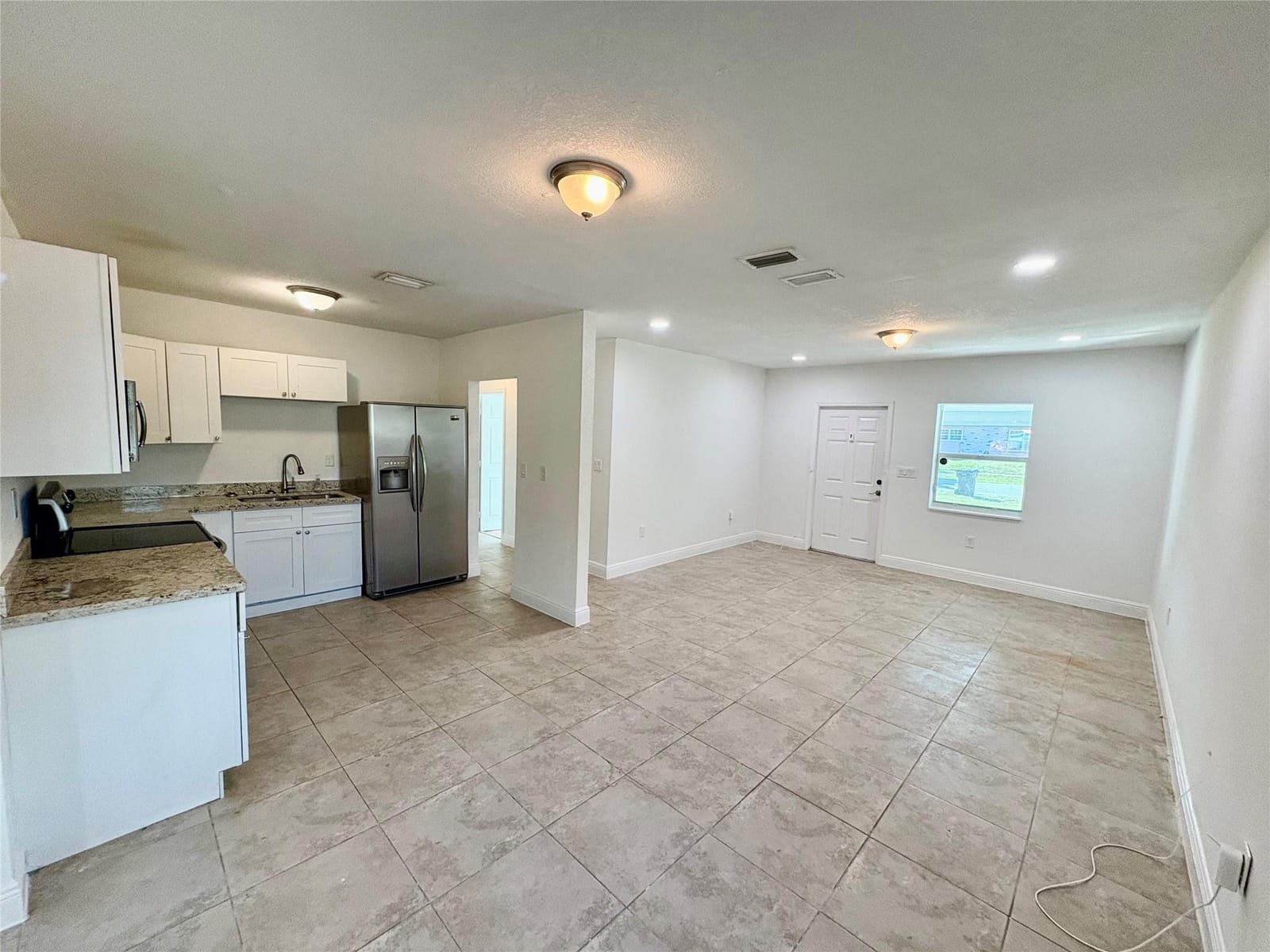 730 Arizona Avenue — photo 3
