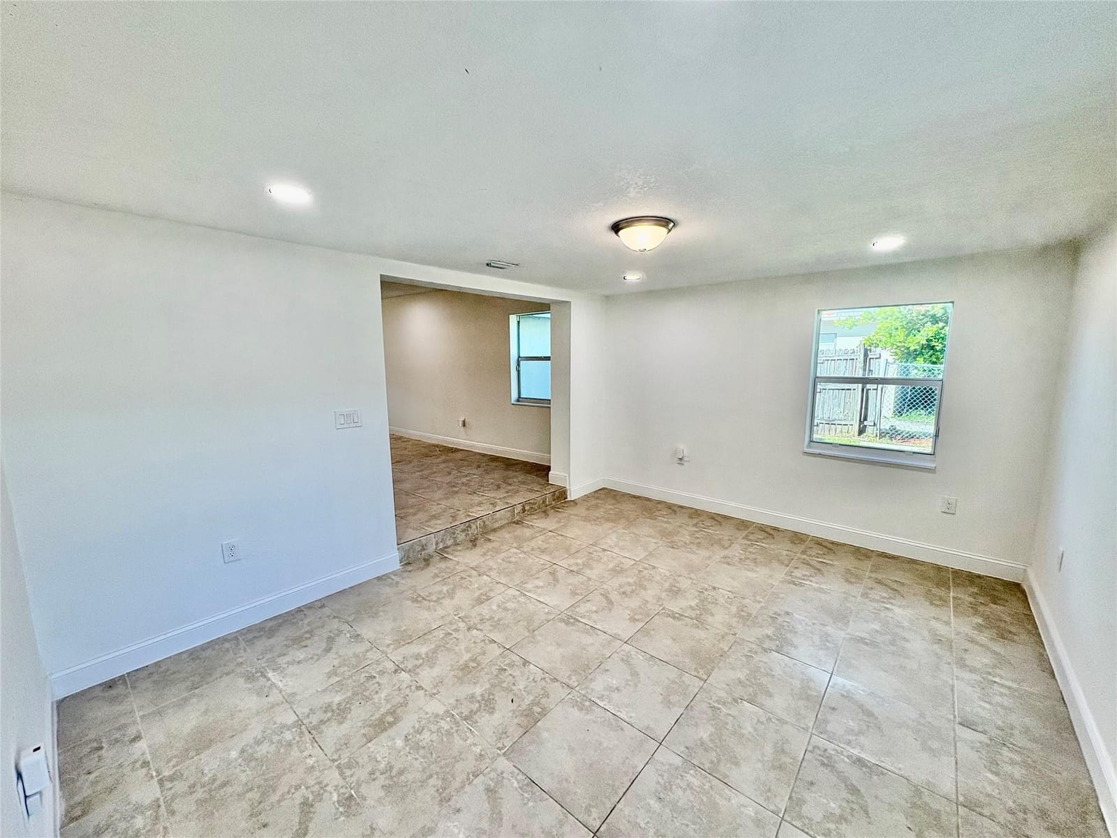 730 Arizona Avenue — photo 5
