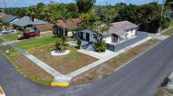 701 SW 1st Avenue, sold in Lake Boynton Estates 4a, Boynton Beach, FL