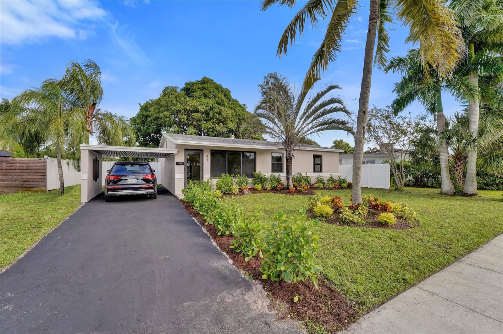37 NE 26th Street, Wilton Manors, FL 33305 photo 2