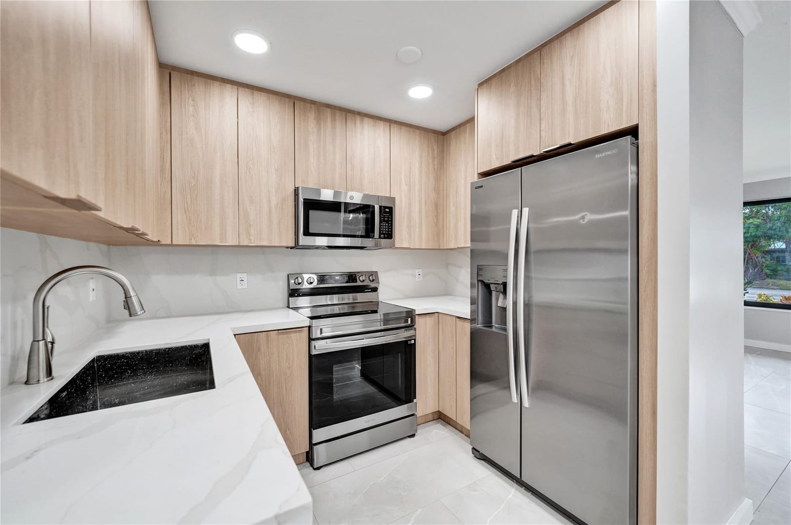 37 NE 26th Street, Wilton Manors, FL 33305 photo 7