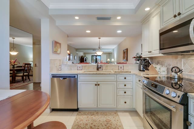 601 Seafarer Circle 301, Jupiter, FL 33477