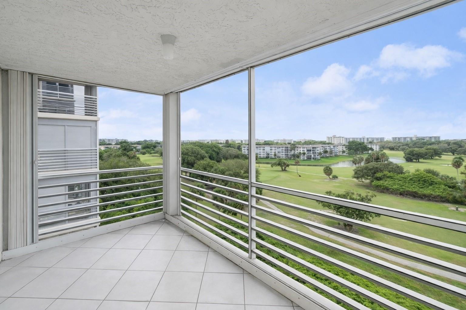 3520 Oaks Way 806 — photo 2