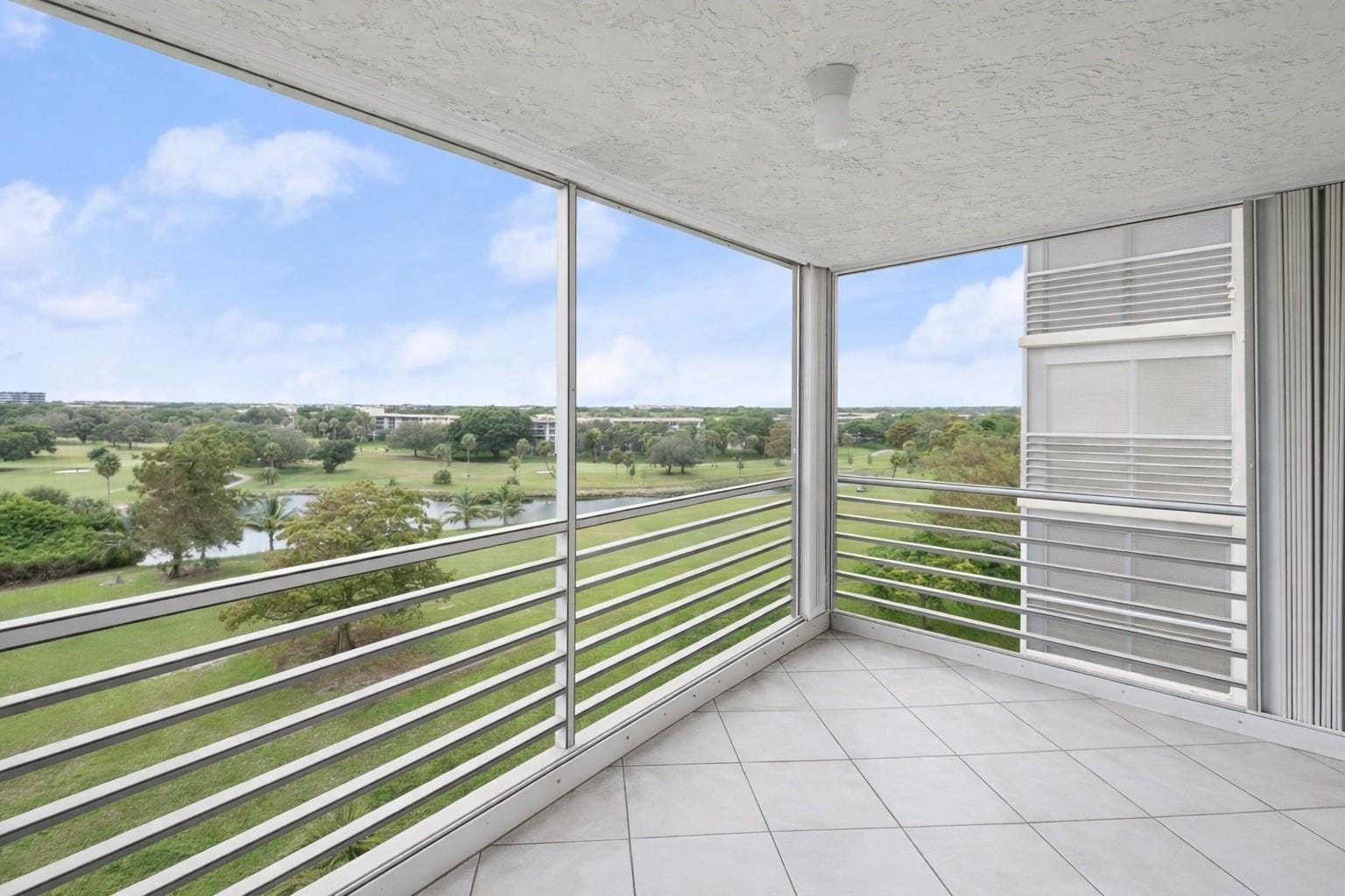 3520 Oaks Way 806 — photo 3