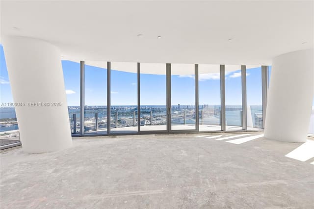 300 Biscayne Boulevard Way 5201E, sold in 300 Biscayne Blvd Way Cond, Miami, FL