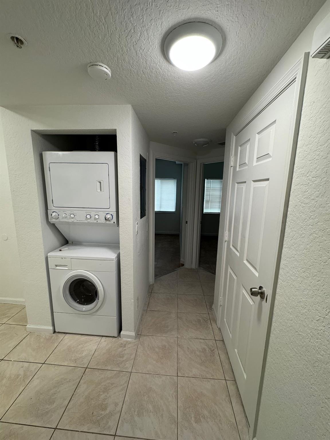 1161 Golden Lakes Boulevard 1311 — photo 2