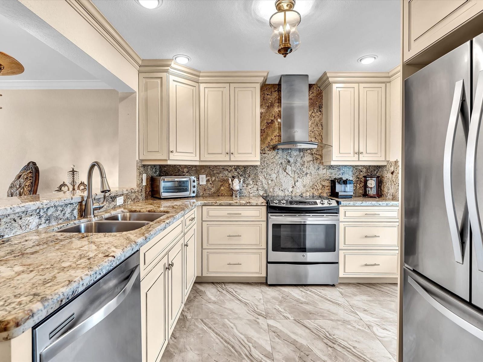 3990 NW 42nd Avenue 308, Lauderdale Lakes, FL 33319