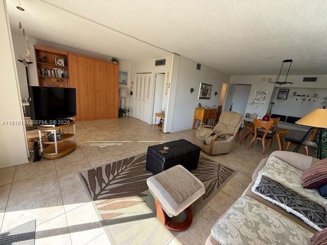 3625 N Country Club Drive 304 — photo 2