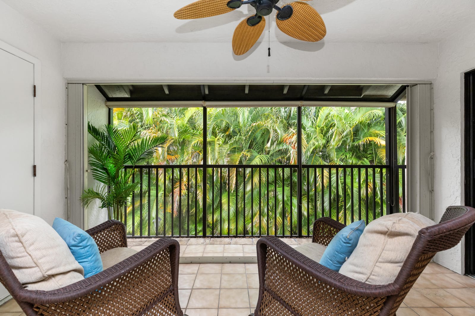 50 Pelican Pointe Drive 204 — photo 8