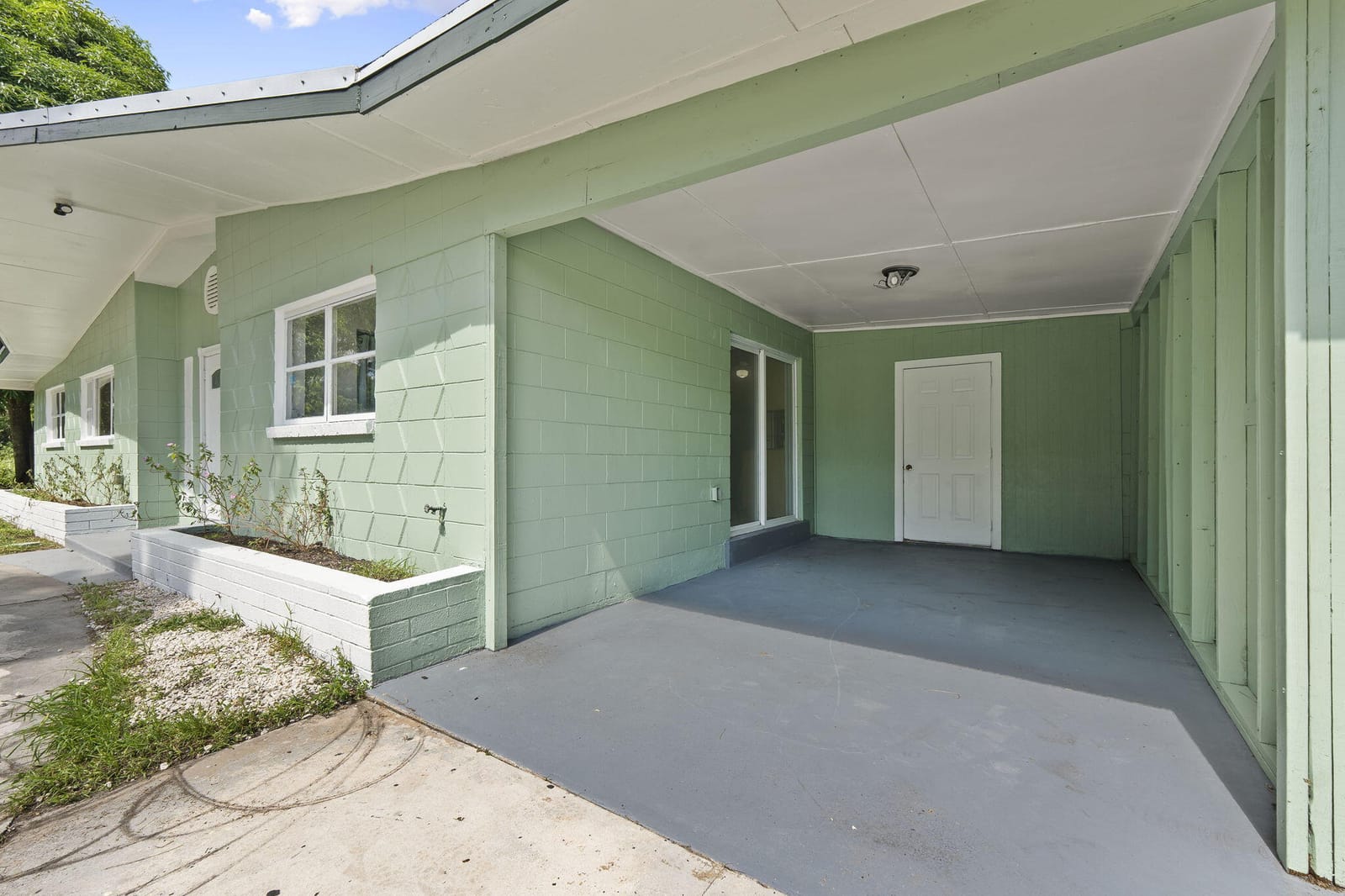 3827 St Marks Drive — photo 6