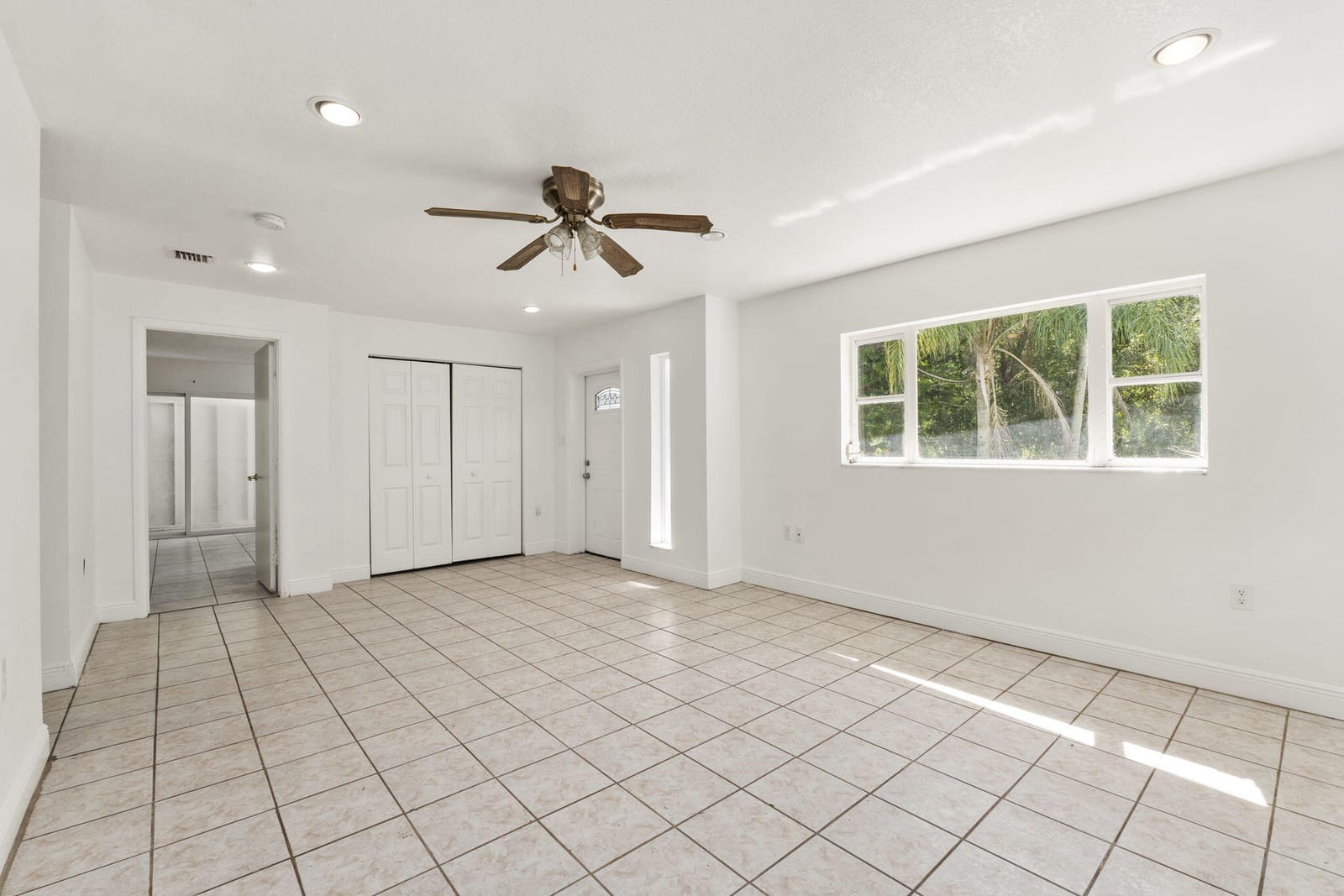 3827 St Marks Drive — photo 9