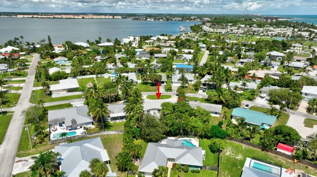 1911 Cypress Avenue, Fort Pierce, FL 34949