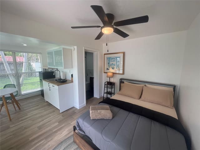 1505 NE 15th Avenue 4, Fort Lauderdale, FL 33304