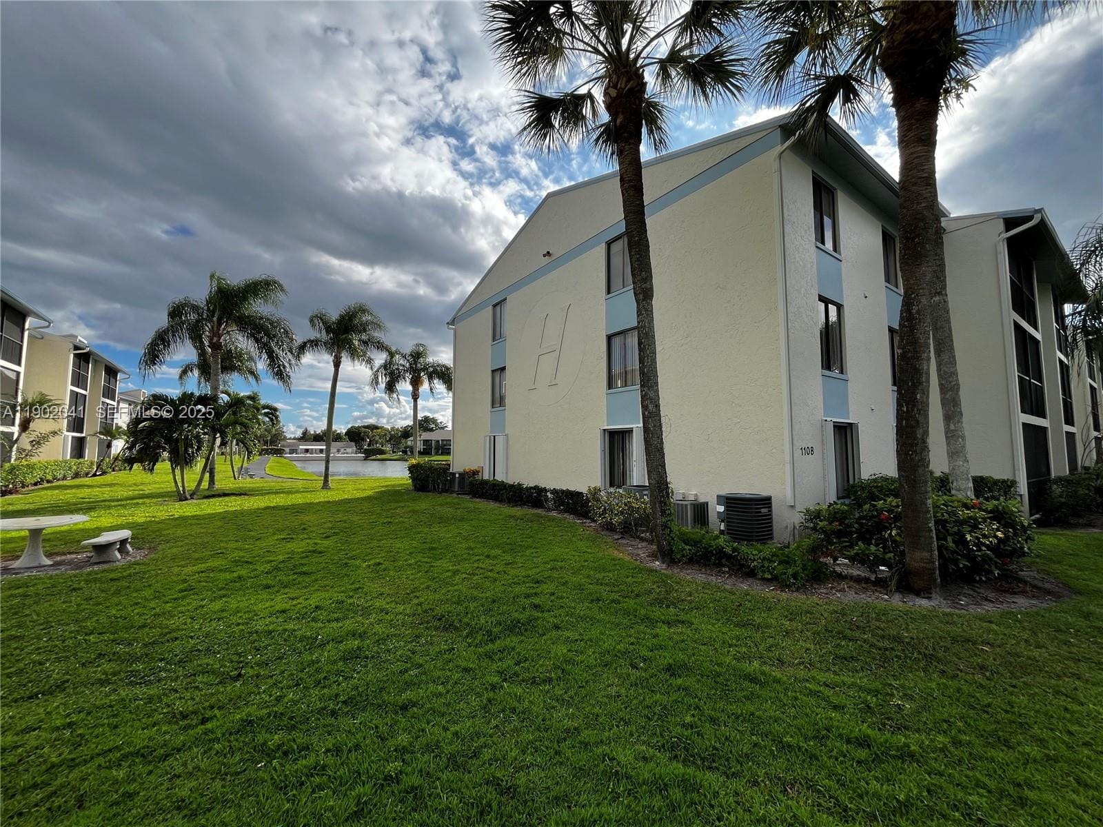 1108 Green Pine Boulevard A1, West Palm Beach, FL 33409 photo 5