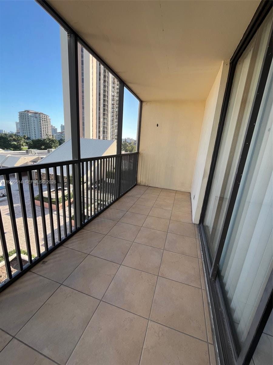 20301 W Country Club Drive 625, Aventura, FL 33180 photo 16