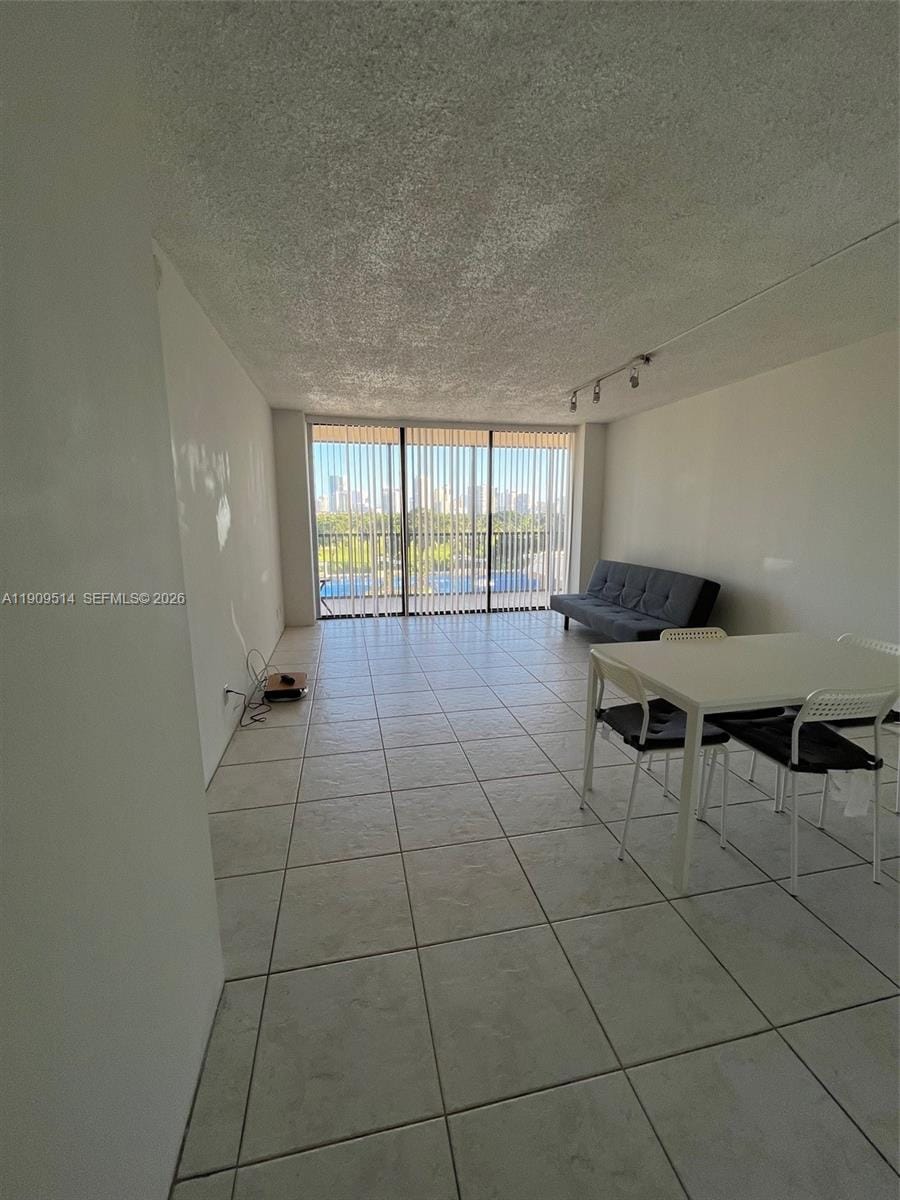 20301 W Country Club Drive 625 — photo 10