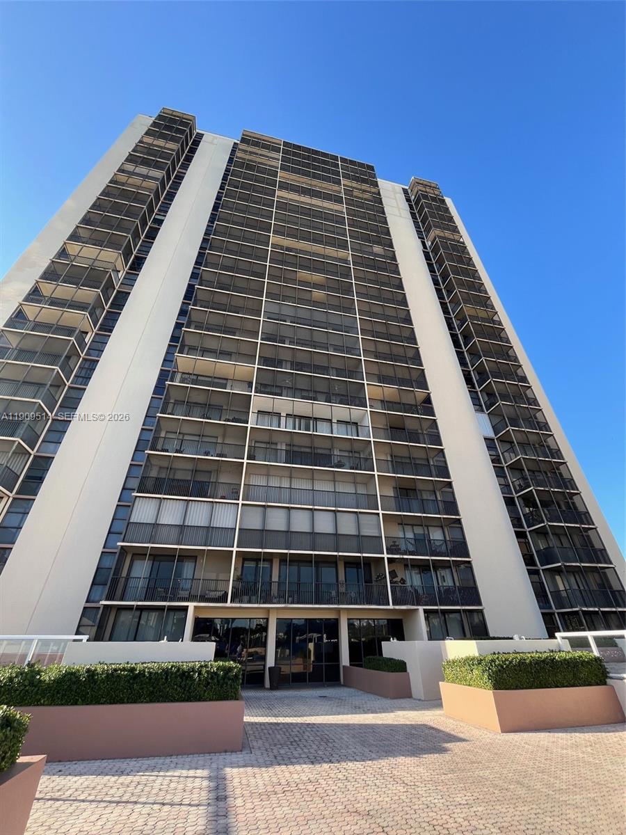 20301 W Country Club Drive 625, Aventura, FL 33180, Aventura
