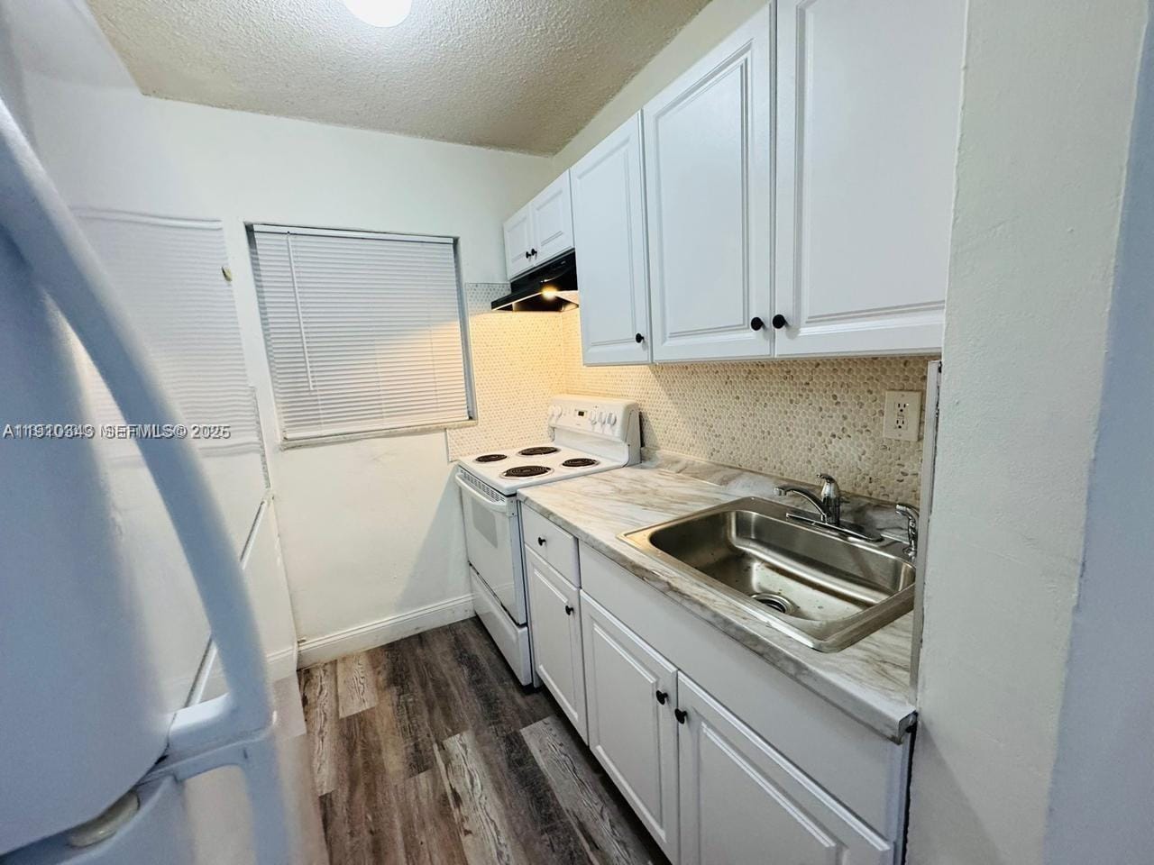 932 NW 5th Street, Miami, FL 33128 photo 9