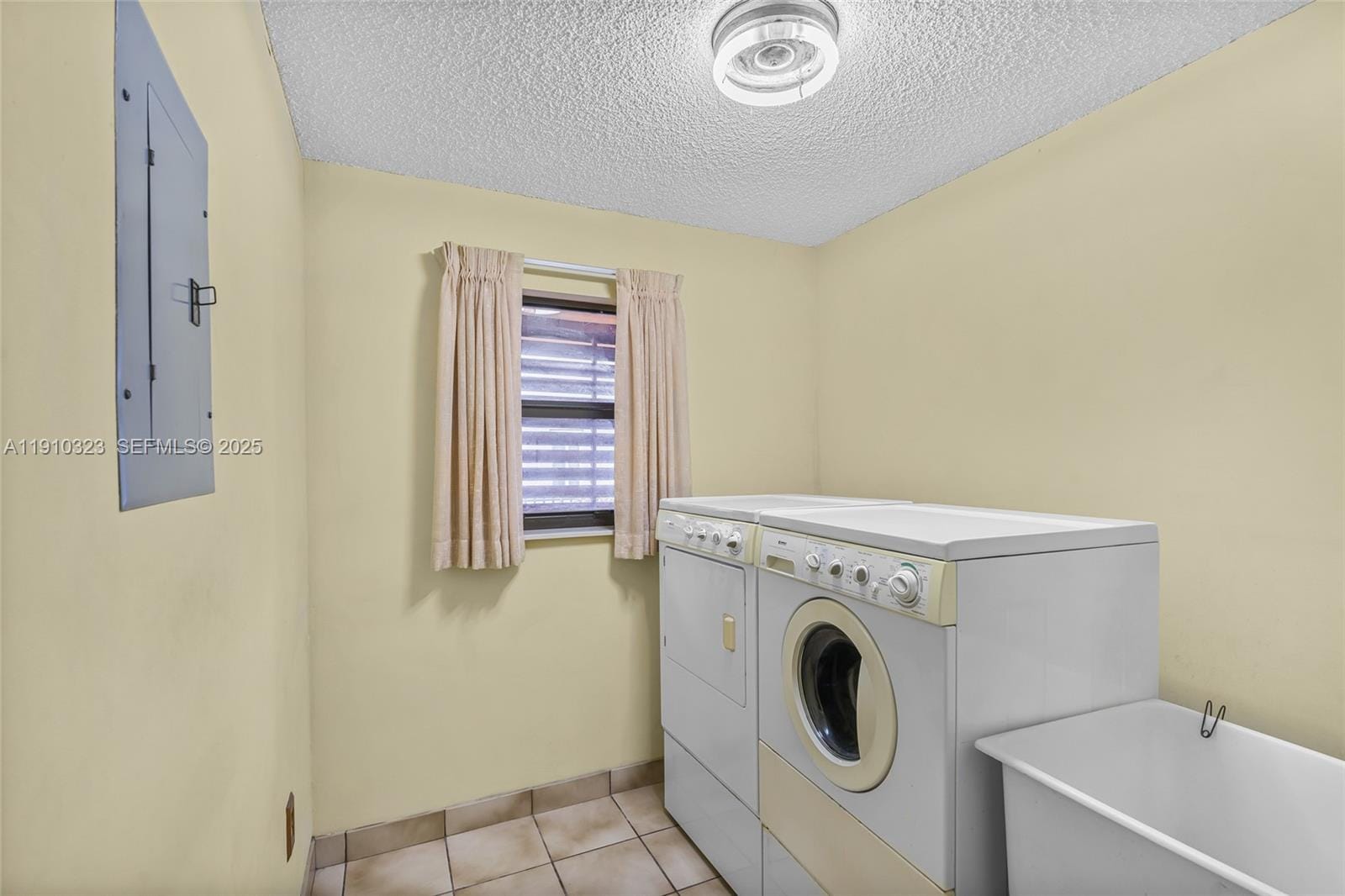10667 NE 11th Court, Miami Shores, FL 33138 photo 14