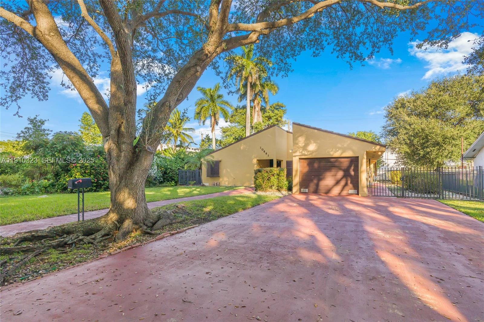 10667 NE 11th Court, Miami Shores, FL 33138 photo 4