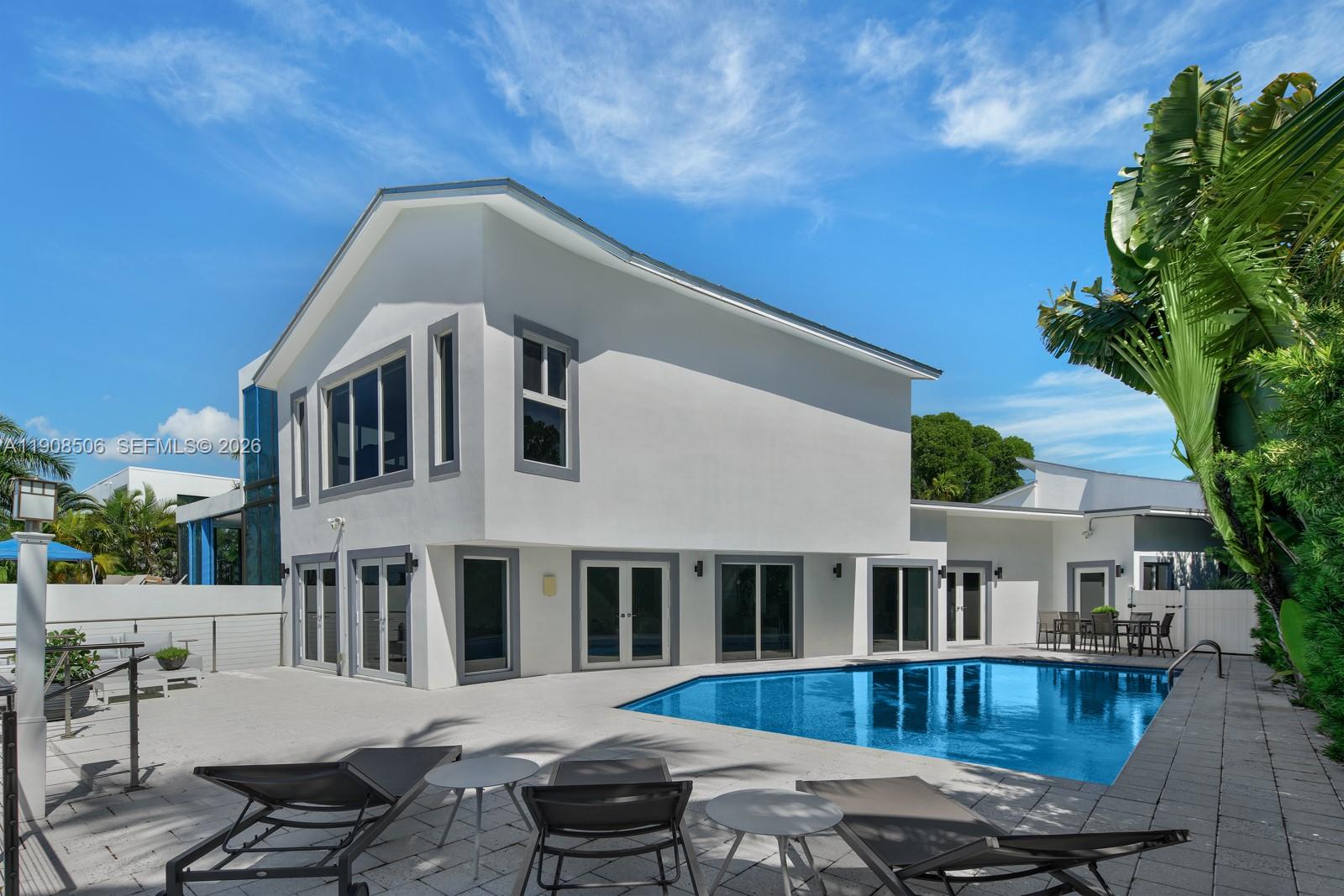 1040 S Shore Drive, Miami Beach, FL 33141, Miami Beach
