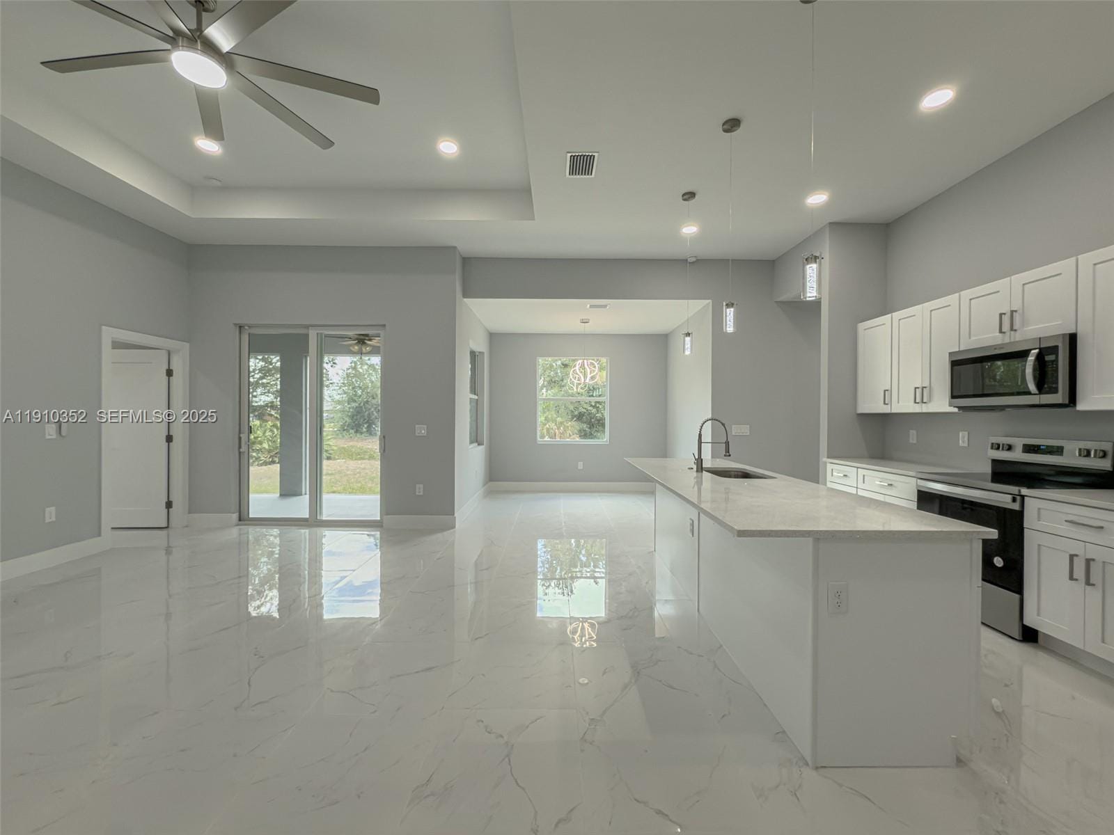 6137 Higgins Avenue, Lehigh Acres, FL 33905 photo 2