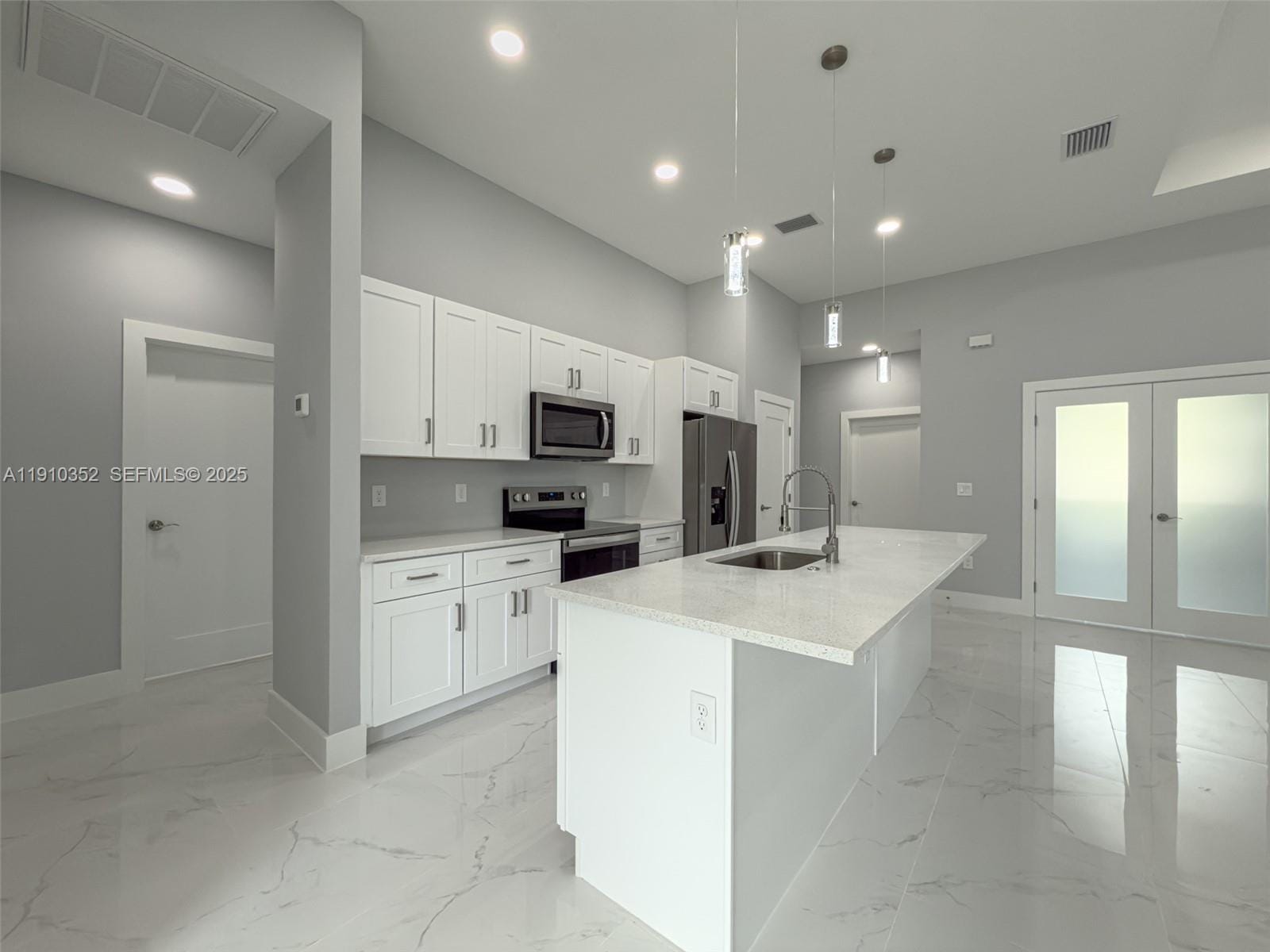 6137 Higgins Avenue, Lehigh Acres, FL 33905 photo 4